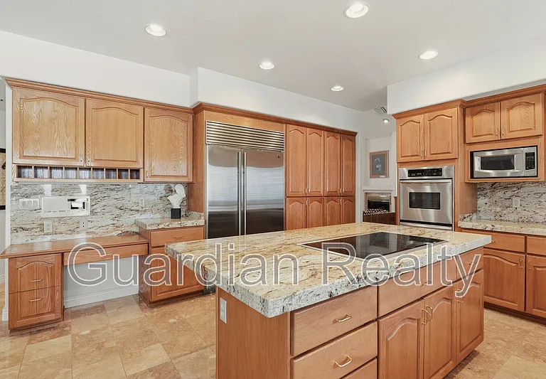 1888 Woodhaven Dr — Photo 4