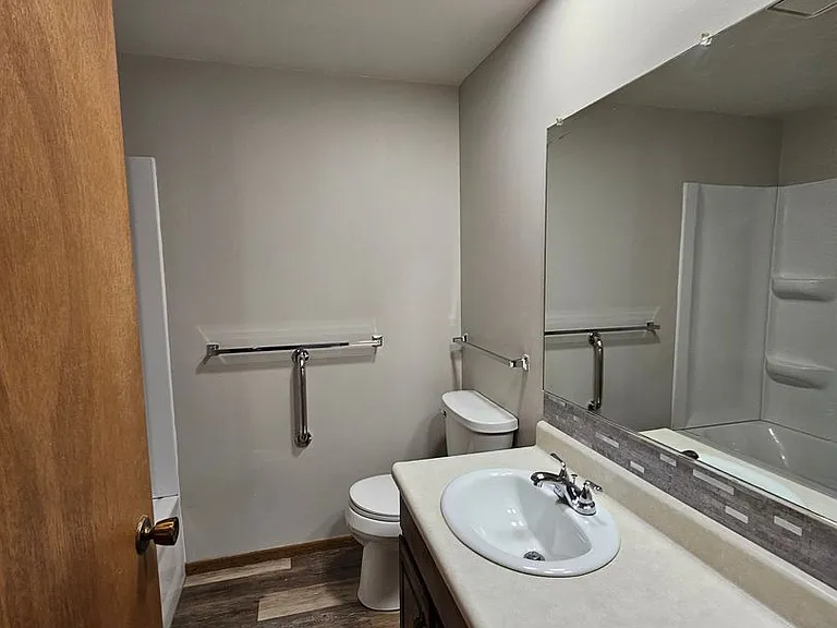 3520 Evergreen Dr — Photo 16