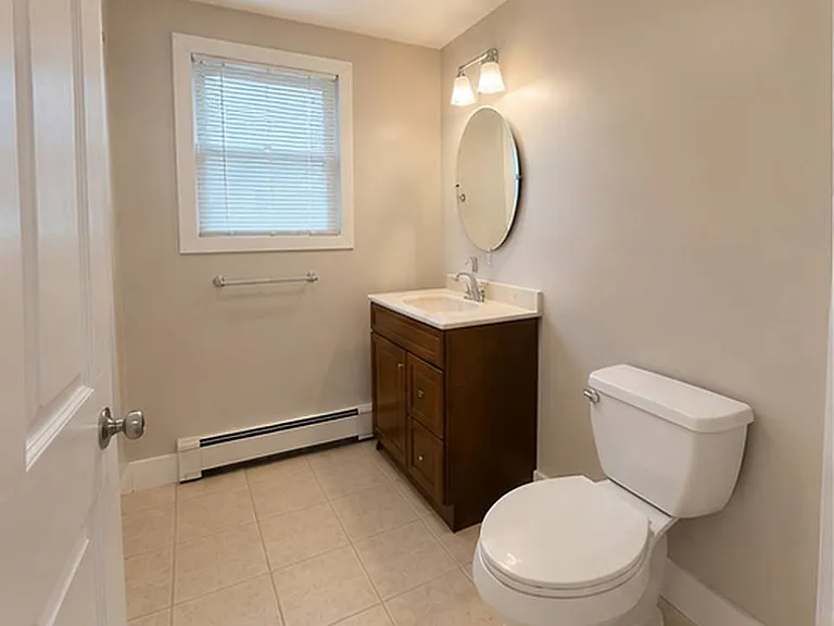 937 Main St #6 — Photo 5