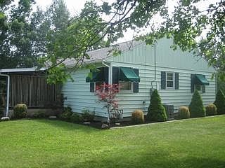 3rd image of 27 Hughes St