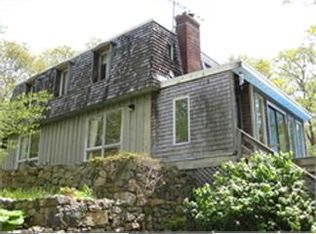 84 Sumner Cir W, Vineyard Haven, MA 02568