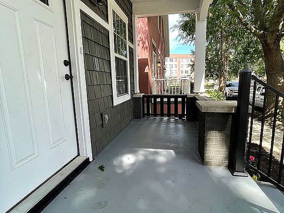 2nd image of 75 Vine St