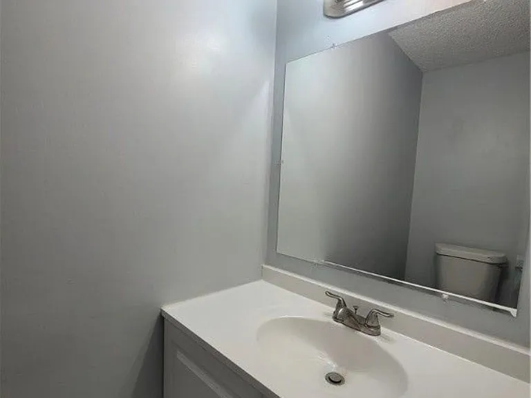 48 Taverly Dr — Photo 14