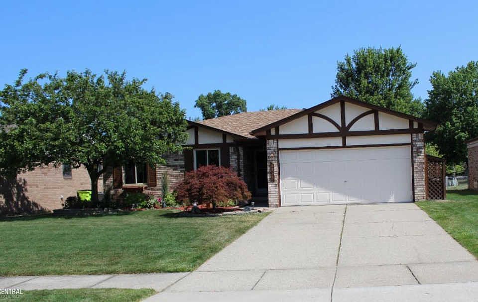 1st image of 4851 Venetian Dr