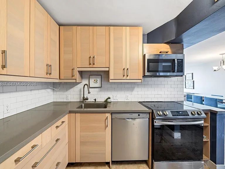 20335 N Country Club Dr #1208 — Photo 15