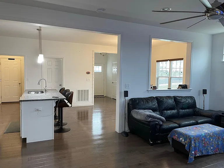 1564 Zestar Dr — Photo 9