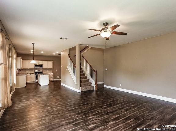 3rd image of 2210 Encino Dew