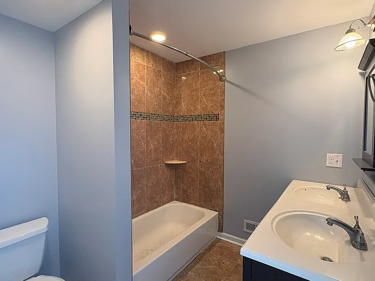 811 N 15th St — Photo 12