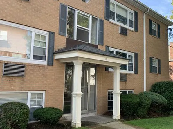 8 Lake St APT 2, Arlington, MA 02474