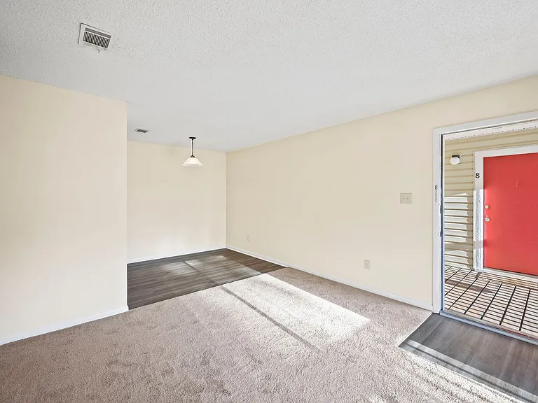 Country Creek Apartments — Photo 37