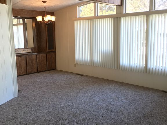 Living/dining room
