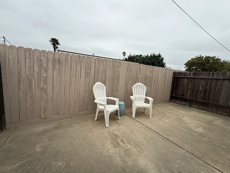 319 E Airport Ave — Photo 10