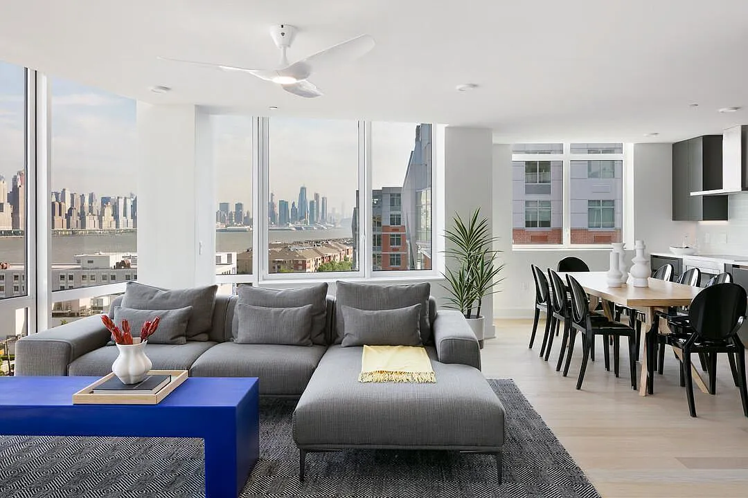 2 bed, 1500 sqft, $5,303 — Photo 2
