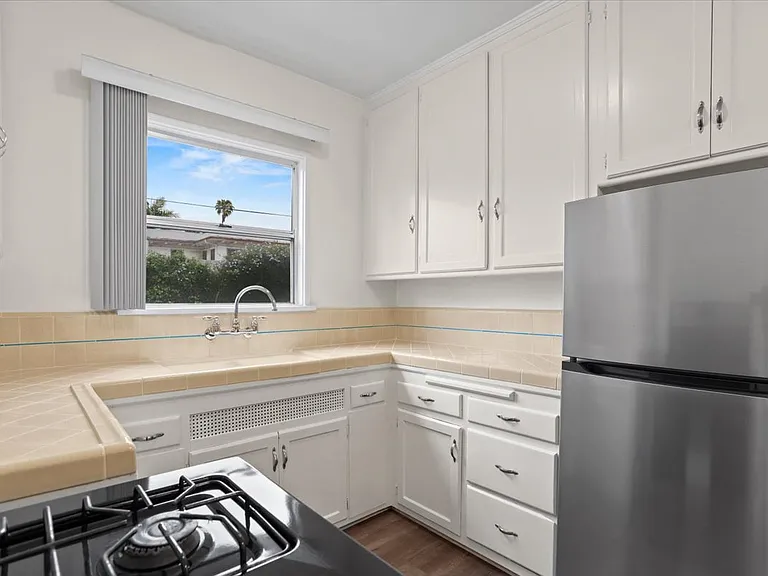 4069 Venice Blvd #5 — Photo 11