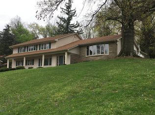 860 Severn Dr, Coshocton, OH