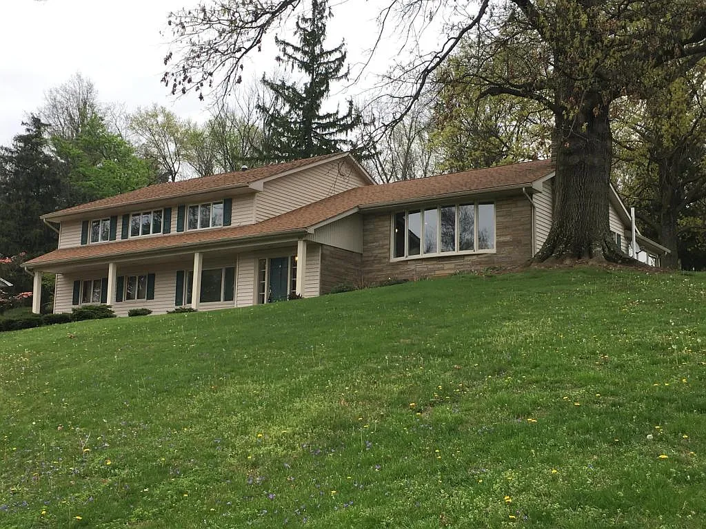 860 Severn Dr photo 1