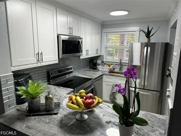 400 Forest Lakes Blvd APT 209, Naples, FL 34105