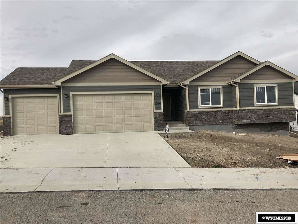 1st image of 1054 Big Horn Dr