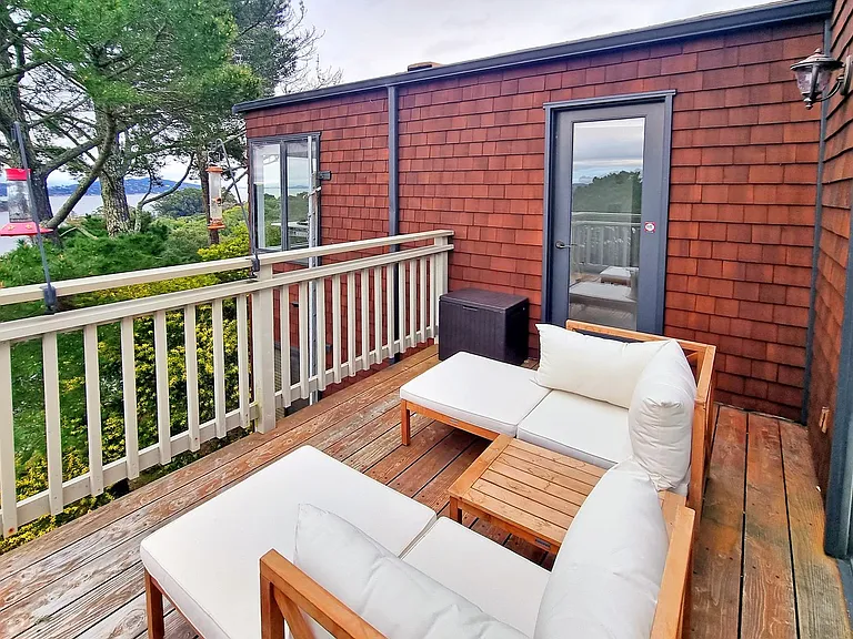 464 Headlands Ct — Photo 15