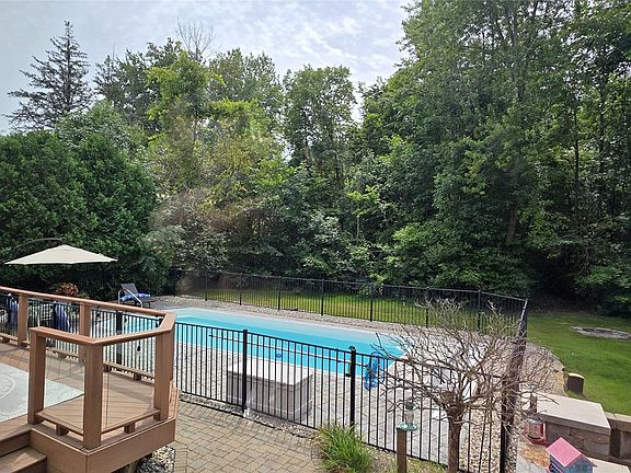 4th image of 5818 Pine Trace Ct