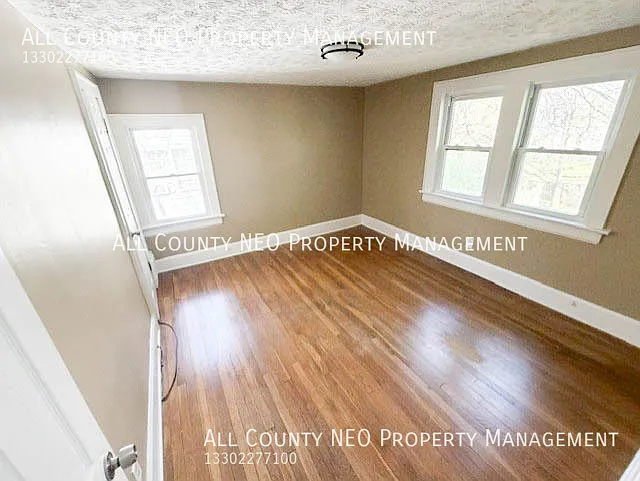321 Grace Ave — Photo 18