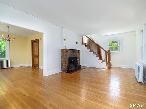 2nd image of 16 Vine Rd