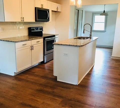4th image of 411 Sarver Ave