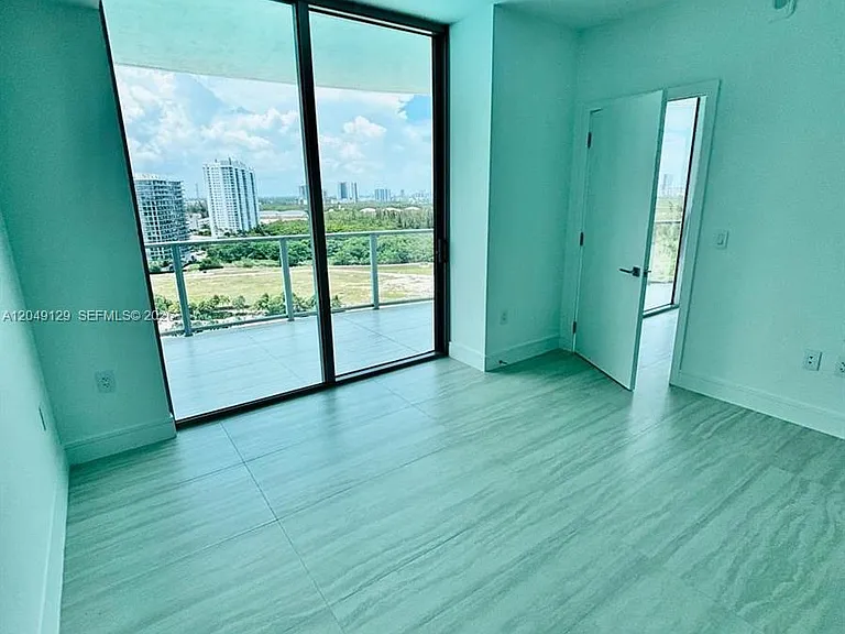 2411 Laguna Circle North 1411 #1411 — Photo 13