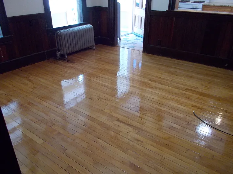 92 Lowell St — Photo 2