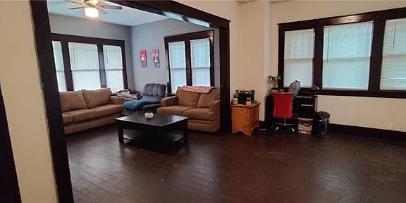 5th image of 1020 Ottawa St