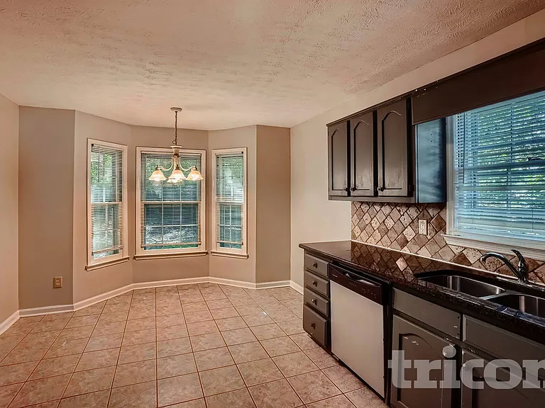 5 Meadow Grn — Photo 9