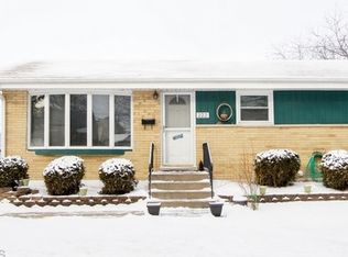 222 Broker Ave, Itasca, IL 60143