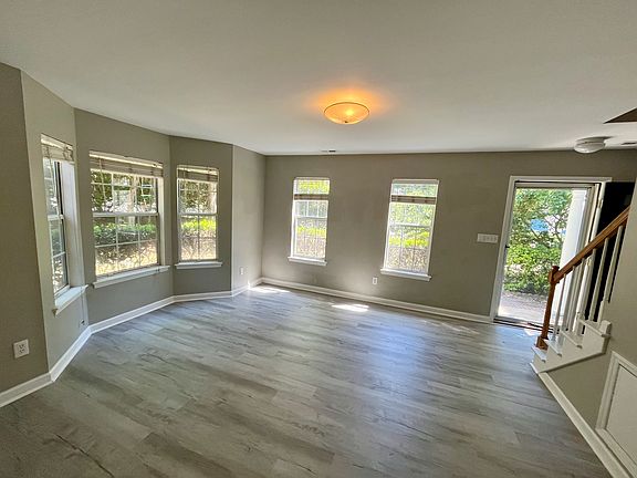 2nd image of 304 Saint Thomas Dr