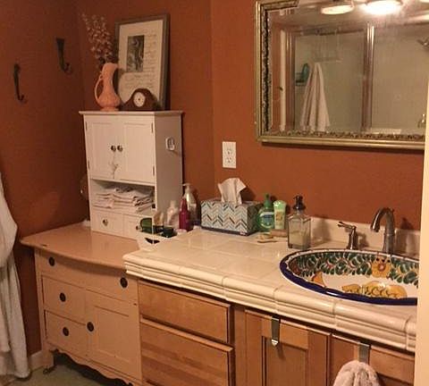 Bathroom sink