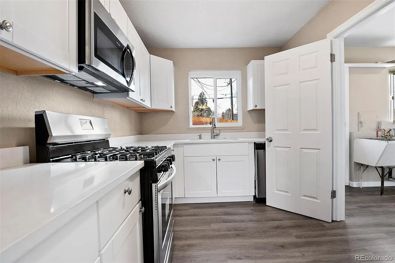 2 bed, 1200 sqft, $2,595 — Photo 3