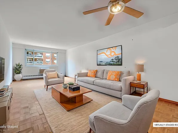 3965 52nd St APT 7H, Flushing, NY 11377