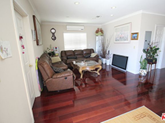 4th image of 857 S Gramercy Pl
