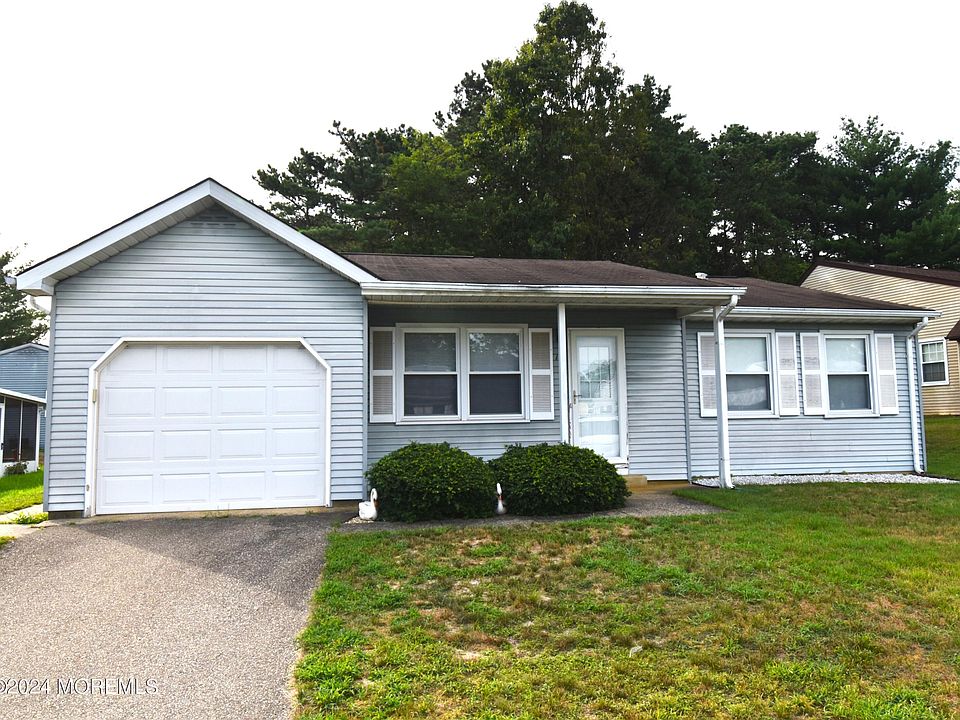 1st image of 10 Greenmeadow Lane #72