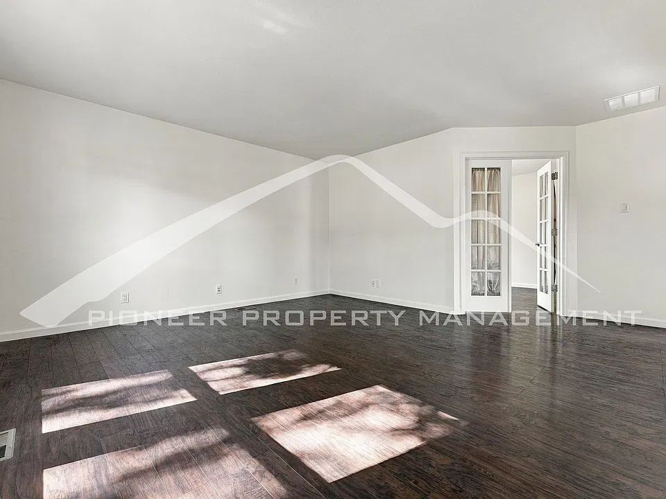 1225 S Oneida St #189