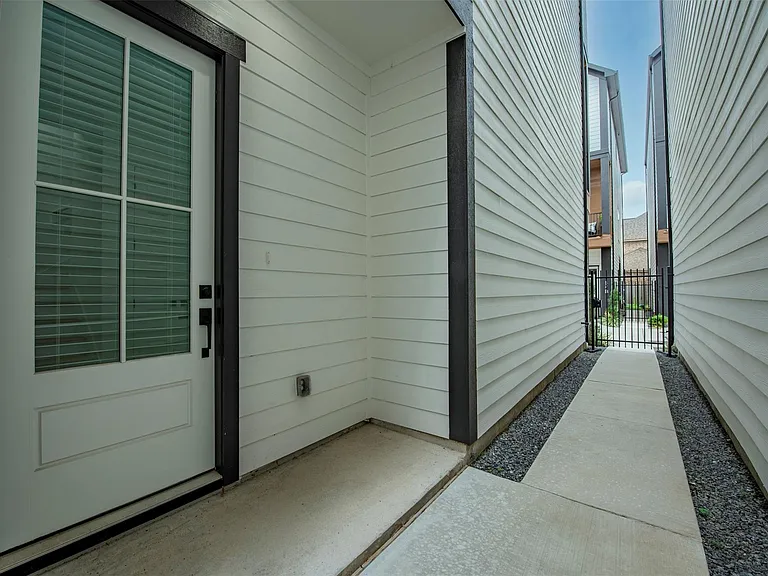 861 Fisher St #G — Photo 4
