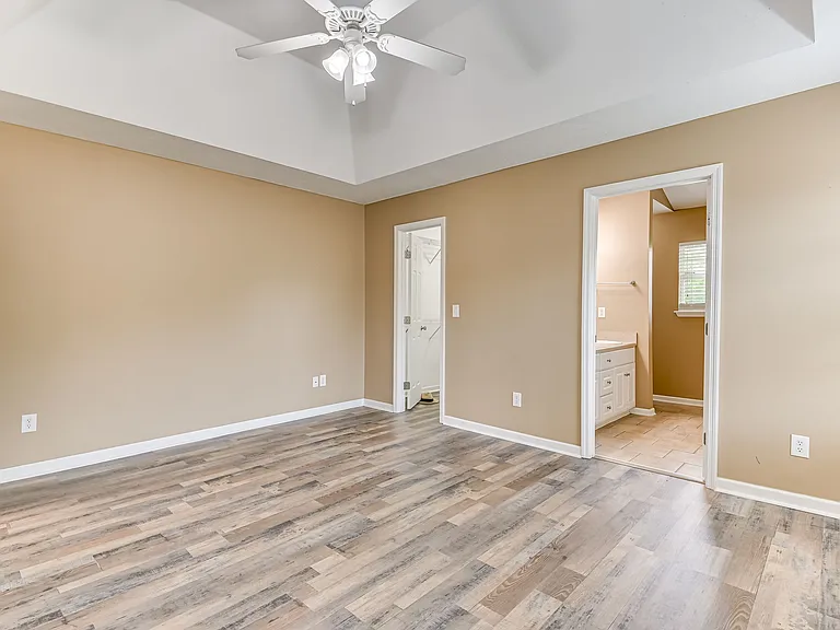 4452 Country Glen Cir — Photo 15