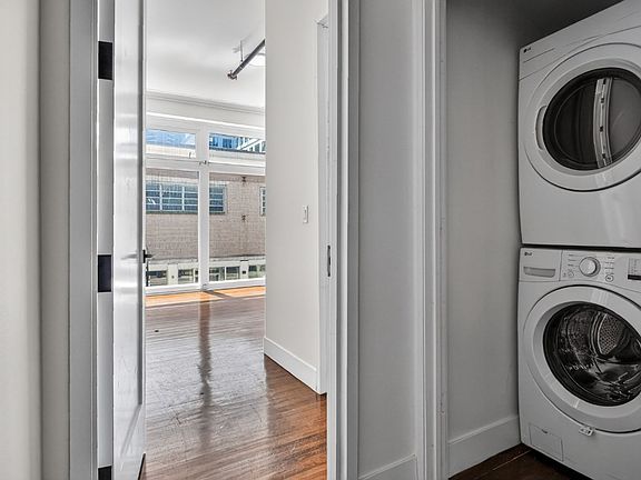 4th image of 813 Chapel St #817-2B