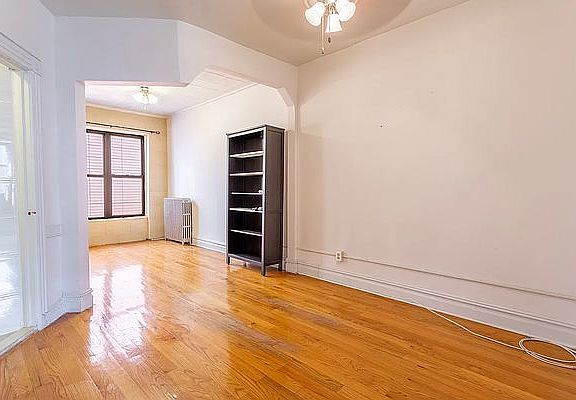 4th image of 436 4th Ave #3R