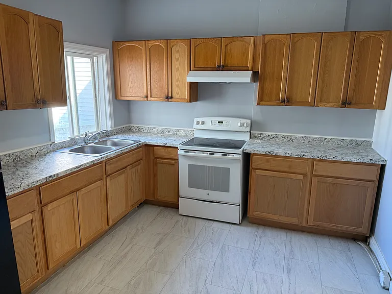 32 Blake St #1 — Photo 6