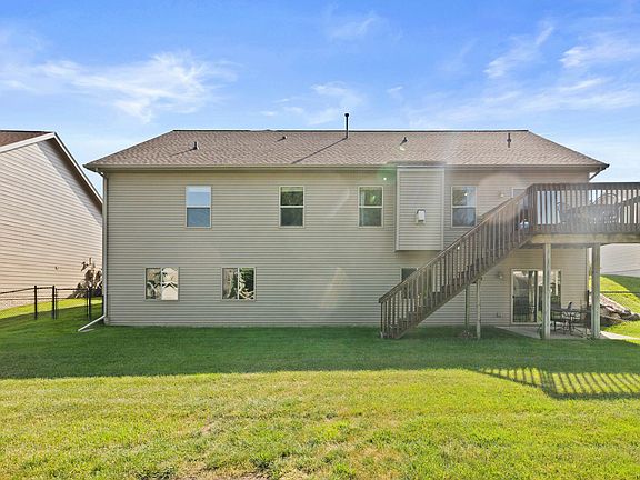 3rd image of 14509 Maple Dr