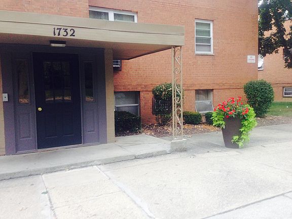 2nd image of 1736 E Long St APT B