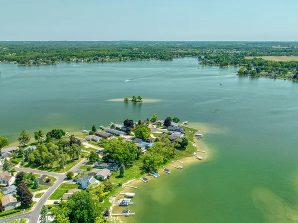 112 Abbott Ln, Brooklyn, MI 49230