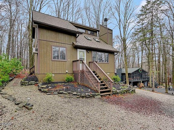 3rd image of 2659 Rockway Rd