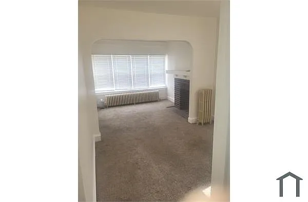 Building Photo - 1252 E Sanger St #1