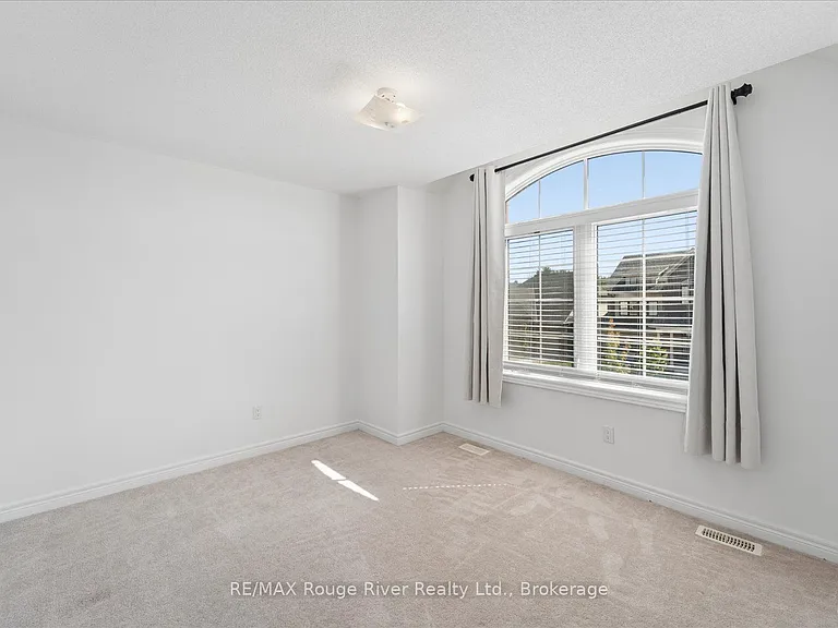 12 Bill Hutchinson Cres — Photo 40